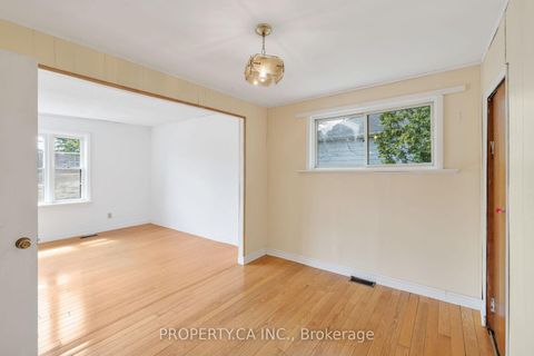 Photo 10 at 36 Sylvan Crescent, Oak Ridges Lake Wilcox, Richmond Hill