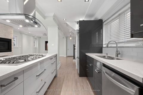 Photo 10 at 5 Aldgate Avenue, Queensway, Toronto
