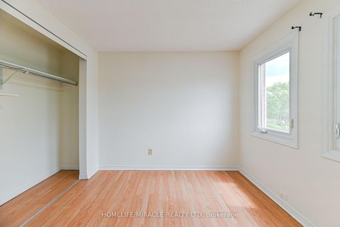 Photo 17 at 40 Blair Crescent, Grove East, Barrie