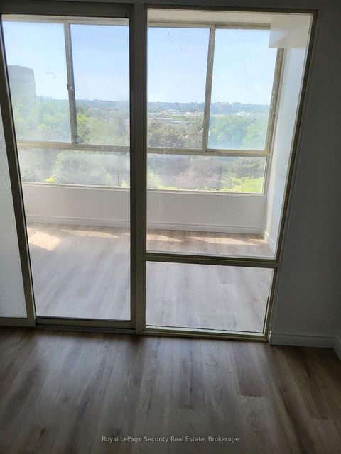 Photo 5 at 605 - 2470 Eglinton Avenue W, Greenbrook, Toronto