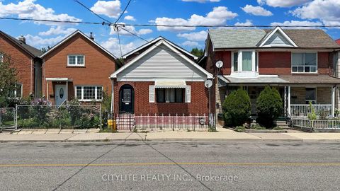 Photo 2 at 170 Lambton Avenue, Smythe, Toronto