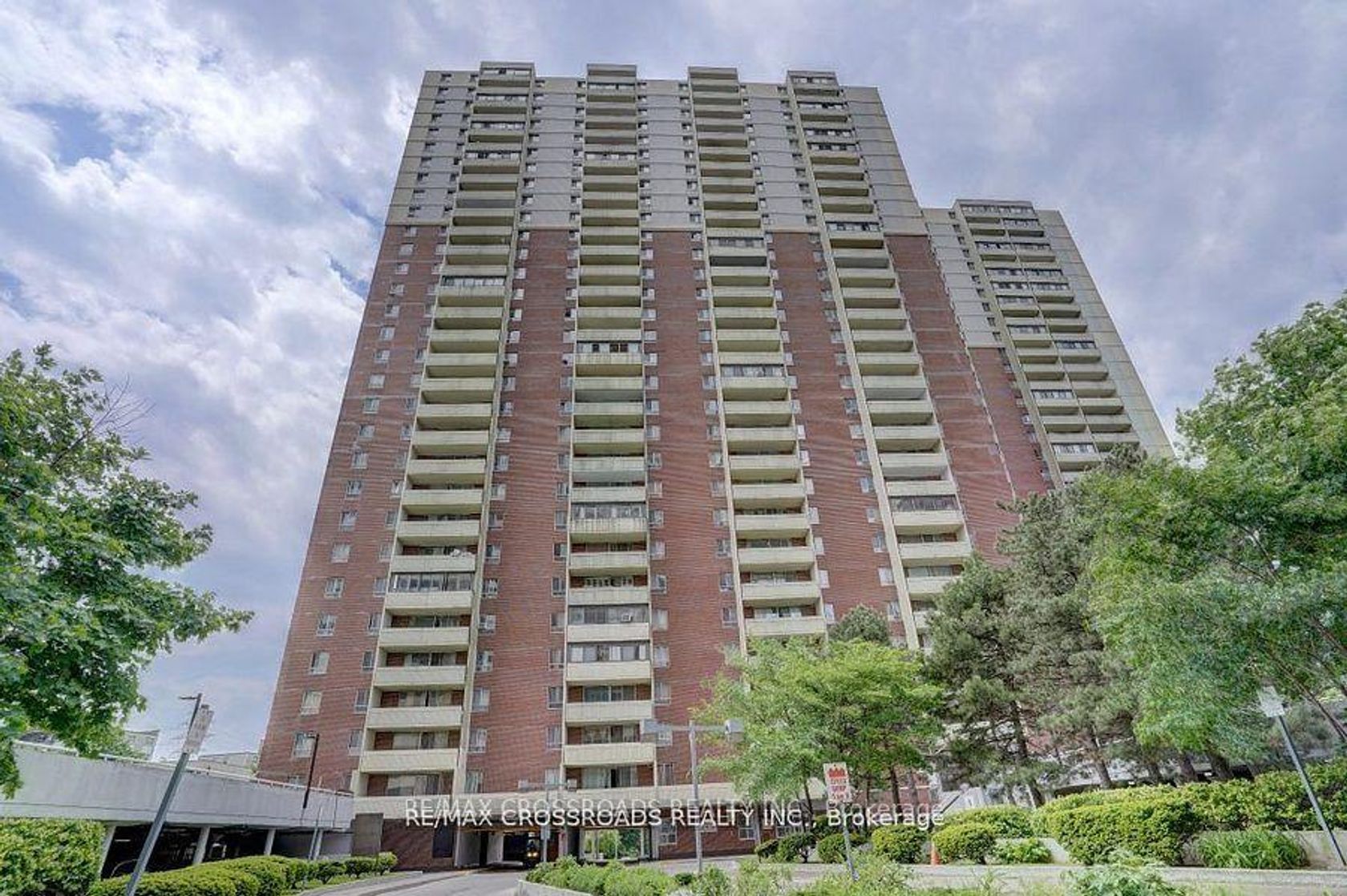 1109 - 1 Massey Square, Crescent Town, Toronto 