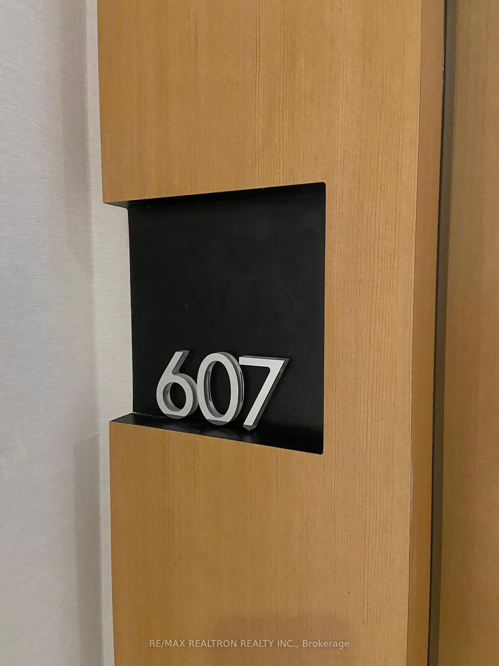 607 - 11 Wellesley Street W, Bay Street Corridor, Toronto photo number 2 607 - 11 Wellesley Street W, Bay Street Corridor, Toronto photo number 2