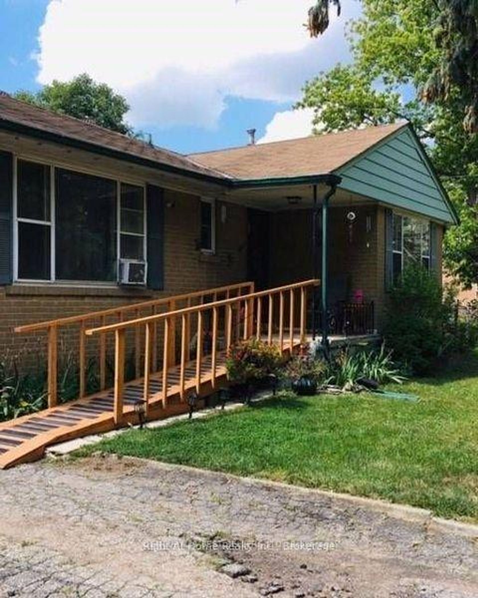 320 Ashbury Road, WO West, Oakville 