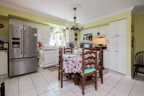 Photo 7 at 408 - 2506 Rutherford Road, Maple, Vaughan