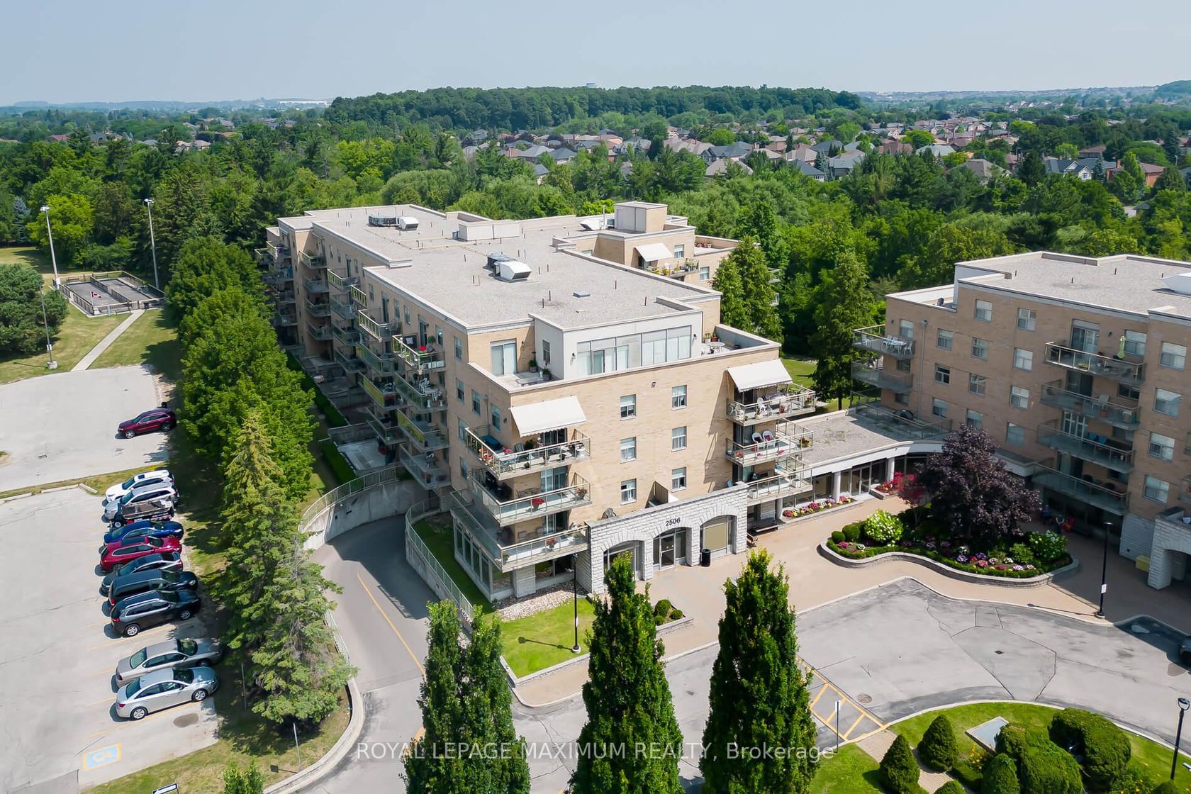 408 - 2506 Rutherford Road, Maple, Vaughan 