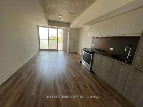 Photo 10 at 632 - 30 Baseball Place, South Riverdale, Toronto