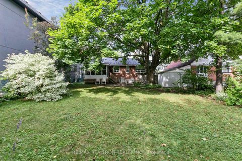 Photo 6 at 27 Elfreda Boulevard, Birchmount, Toronto