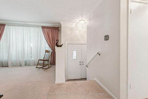 Photo 7 at 27 Elfreda Boulevard, Birchmount, Toronto