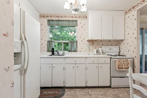 Photo 19 at 27 Elfreda Boulevard, Birchmount, Toronto