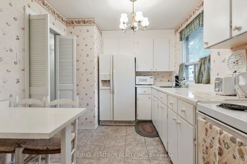 Photo 22 at 27 Elfreda Boulevard, Birchmount, Toronto