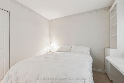 Photo 31 at 27 Elfreda Boulevard, Birchmount, Toronto