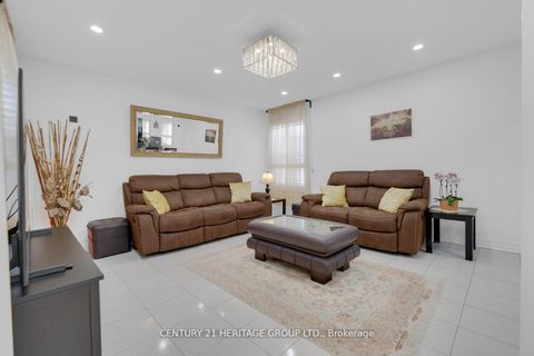 Photo 15 at 19 Bingham Street, North Richvale, Richmond Hill