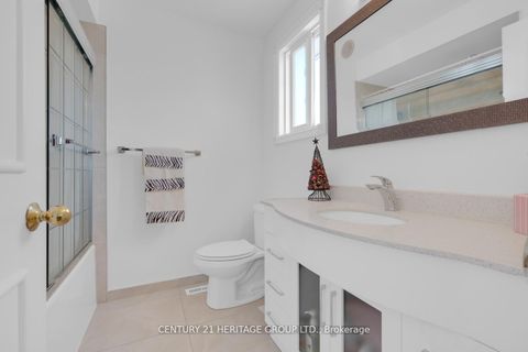 Photo 33 at 19 Bingham Street, North Richvale, Richmond Hill