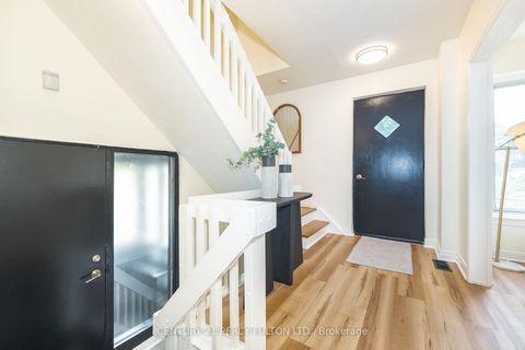Photo 3 at 10 Chestnut Crescent, Birchmount, Toronto