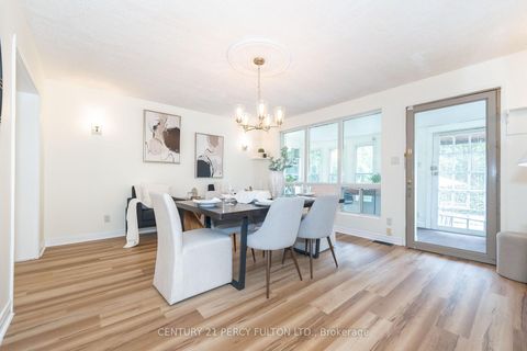Photo 8 at 10 Chestnut Crescent, Birchmount, Toronto