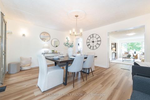 Photo 9 at 10 Chestnut Crescent, Birchmount, Toronto