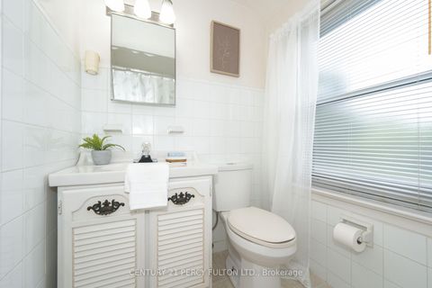 Photo 13 at 10 Chestnut Crescent, Birchmount, Toronto