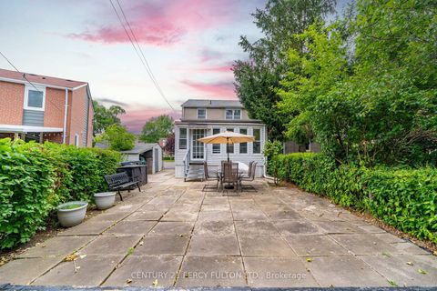 Photo 22 at 10 Chestnut Crescent, Birchmount, Toronto