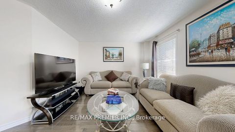 Photo 10 at 215 Drummond Drive, Maple, Vaughan