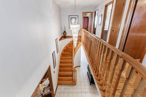 Photo 18 at 411 Forest Drive, West Woodbridge, Vaughan