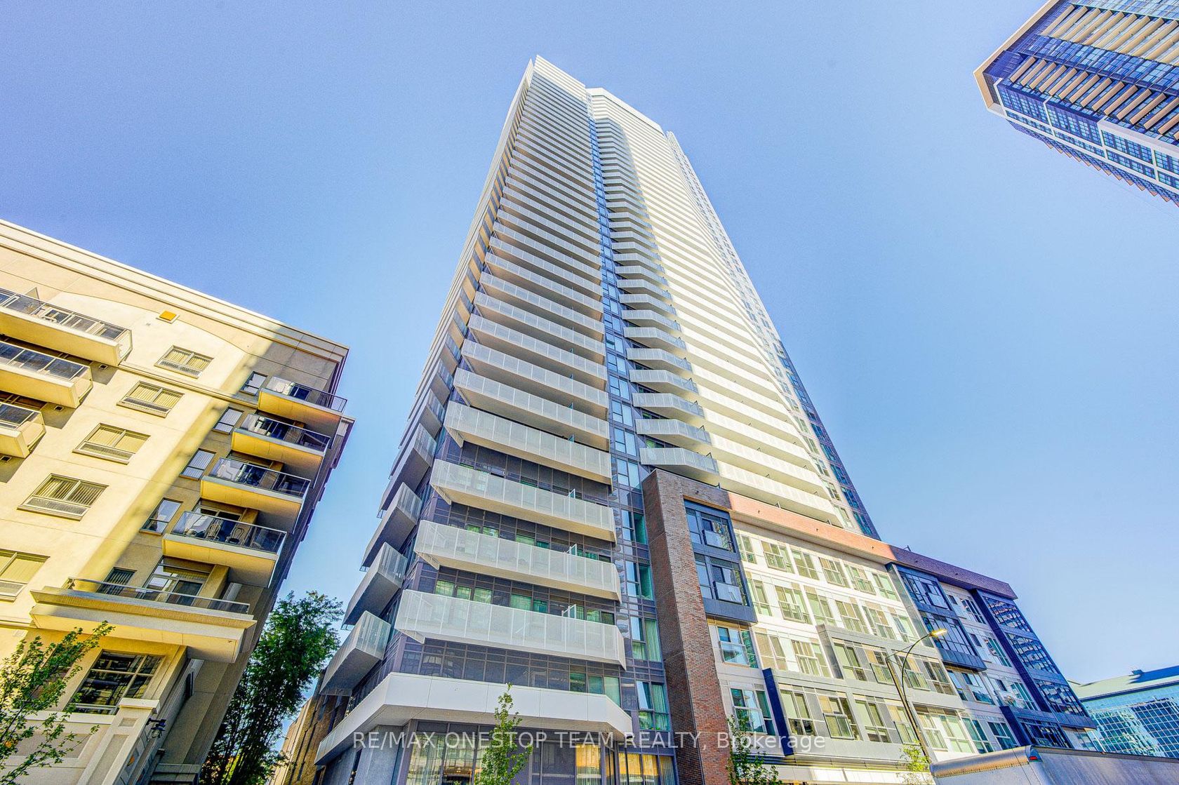 1908 - 4065 Confederation Parkway, City Centre, Mississauga 