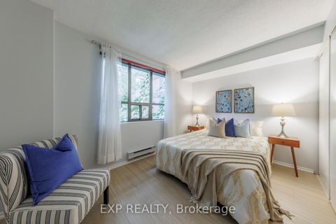 Photo 13 at 25 Dundonald Street, Yonge Corridor, Toronto