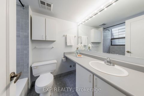 Photo 21 at 25 Dundonald Street, Yonge Corridor, Toronto