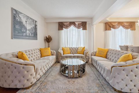 Photo 5 at 126 Josephine Road W, Vellore Village, Vaughan