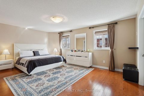 Photo 8 at 126 Josephine Road W, Vellore Village, Vaughan