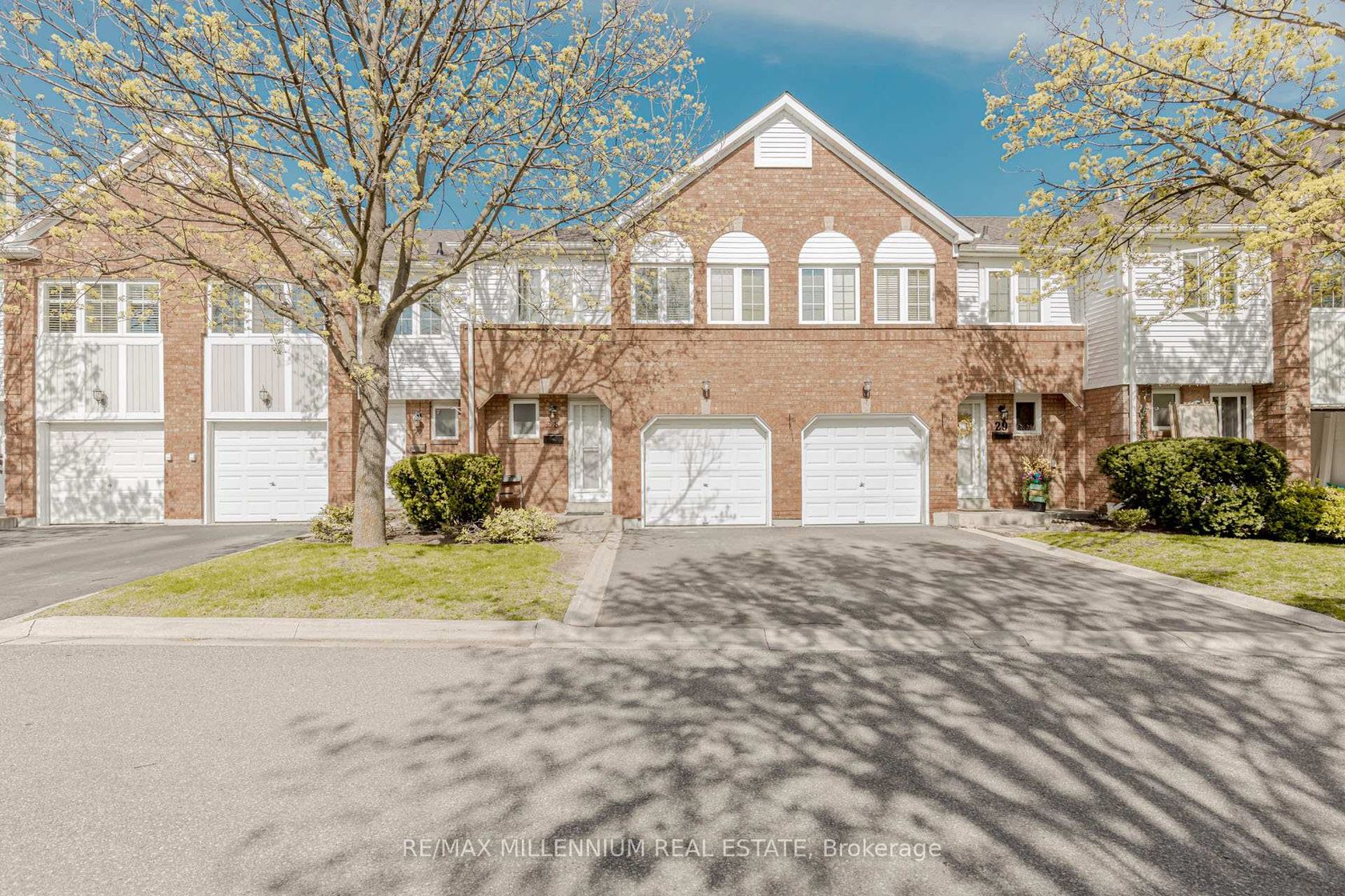 28 - 4605 Donegal Drive, Central Erin Mills, Mississauga 