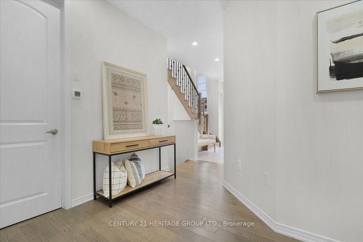 Photo 5 at 157 Cactus Crescent, Stoney Creek Mountain, Hamilton