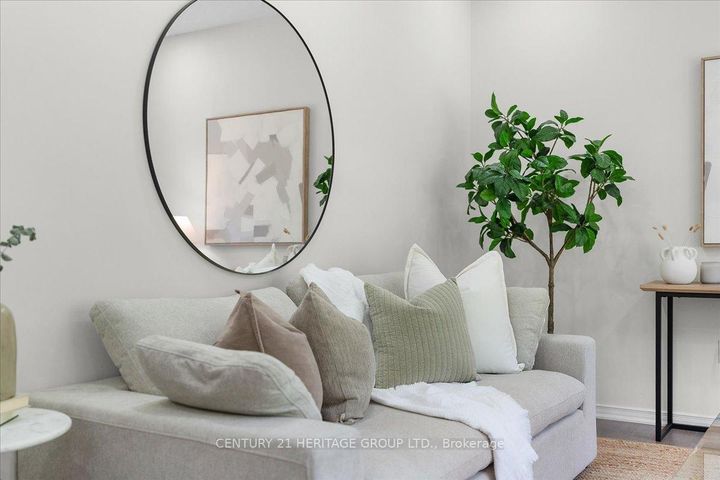 Photo 8 at 157 Cactus Crescent, Stoney Creek Mountain, Hamilton
