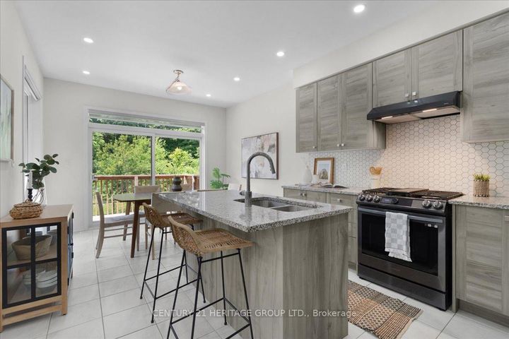 Photo 12 at 157 Cactus Crescent, Stoney Creek Mountain, Hamilton