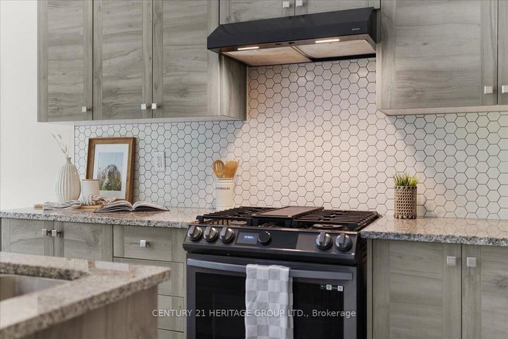 Photo 13 at 157 Cactus Crescent, Stoney Creek Mountain, Hamilton
