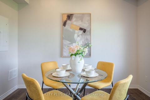 Photo 12 at 16 - 13 Eaton Park Lane, L'Amoreaux, Toronto