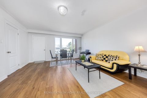 Photo 7 at 37 Warfield Drive, Pleasant View, Toronto