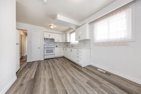 Photo 12 at 37 Warfield Drive, Pleasant View, Toronto