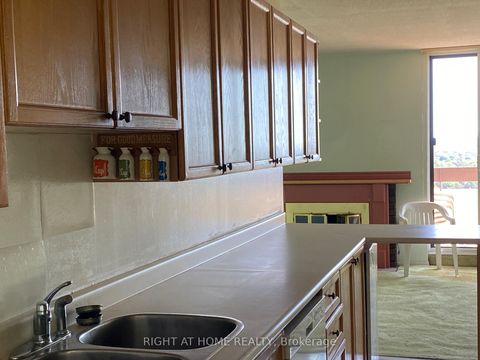 Photo 7 at PH7 - 55 Huntingdale Boulevard, L'Amoreaux, Toronto