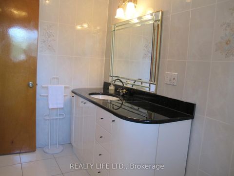 Photo 23 at 4 Rosalie Avenue, CFB, Toronto