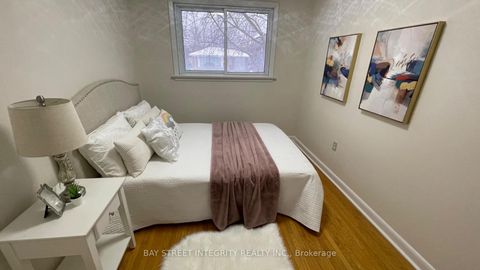 Photo 1 at 44 Bowerbank Drive, Newtonbrook East, Toronto