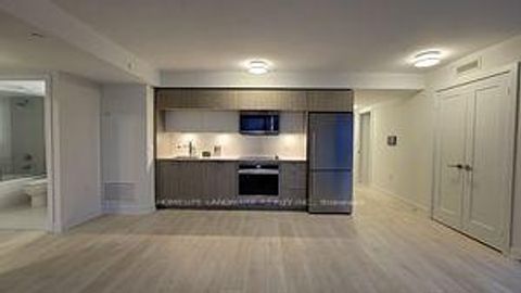 Photo 6 at 903 - 575 Bloor Street E, North St. James Town, Toronto