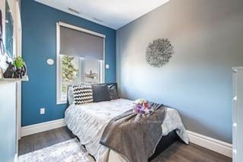 Photo 4 at 17 Montcalm Avenue, Belgravia, Toronto