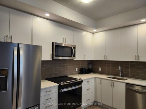Photo 8 at 607 - 3220 William Coltson Avenue, JM Joshua Meadows, Oakville