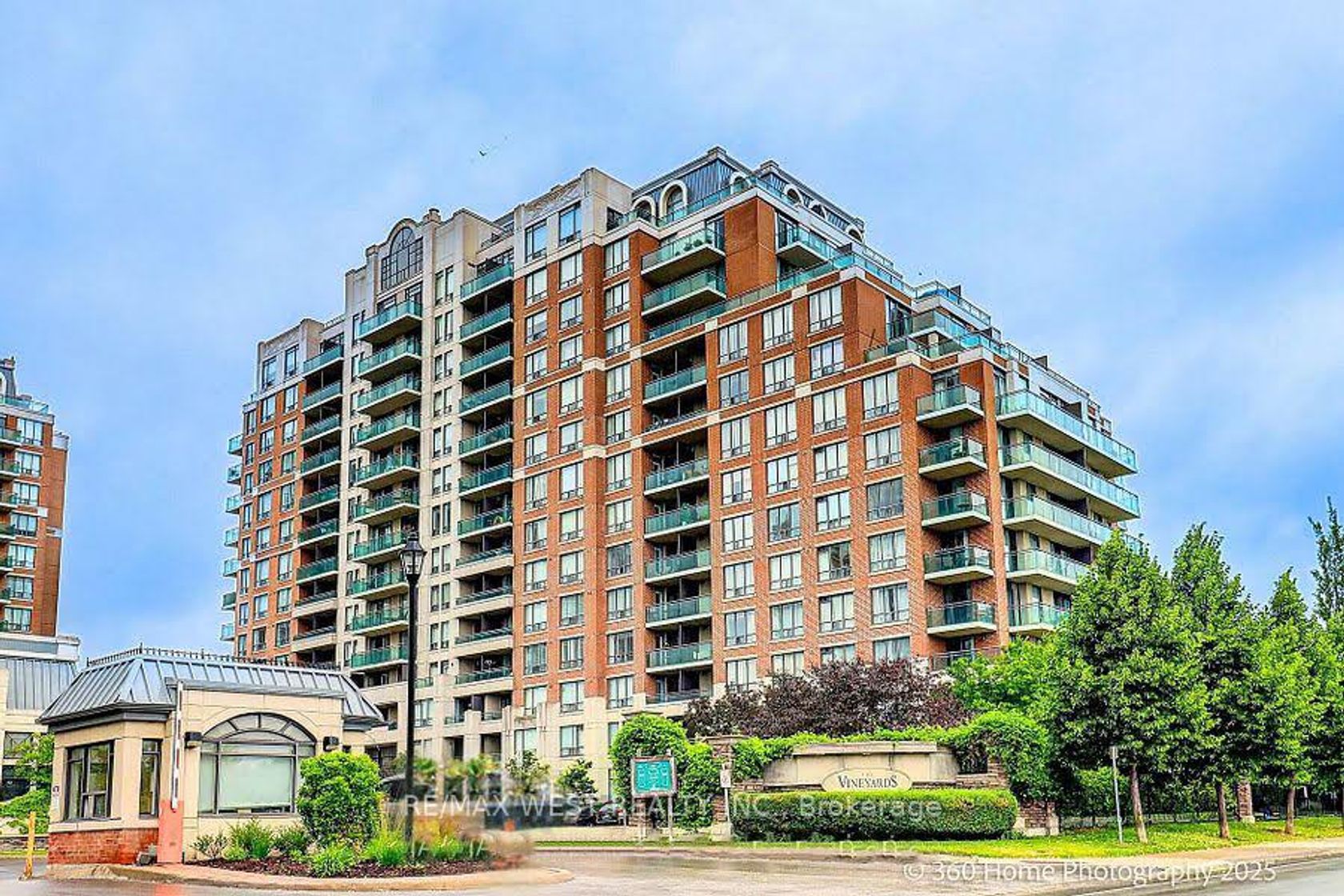 802 - 350 Red Maple Road, Langstaff, Richmond Hill 