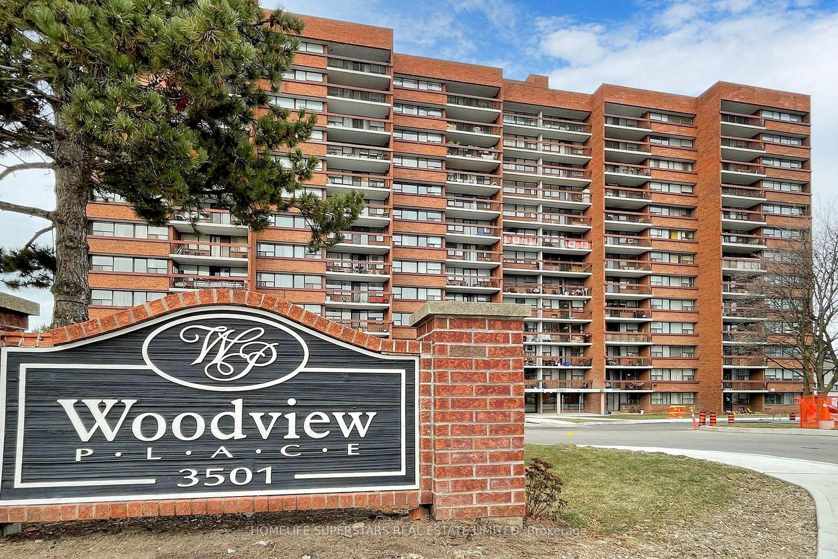 605 - 3501 Glen Erin Drive W, Erin Mills, Mississauga by Loree Meneguzzi Real Estate 605 - 3501 Glen Erin Drive W, Erin Mills, Mississauga