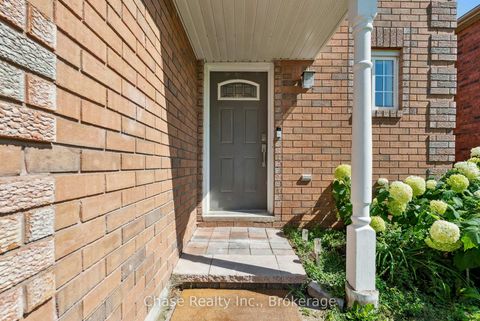 Photo 2 at 46 Sydenham Wells, Georgian Drive, Barrie