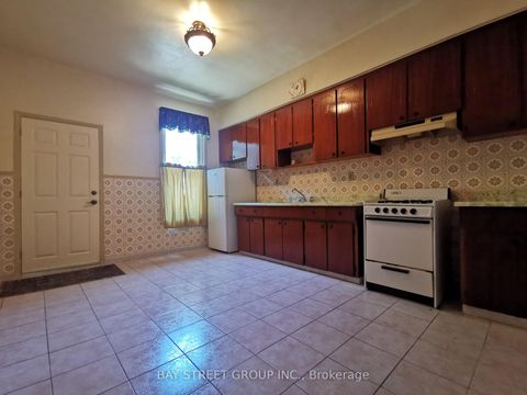 Photo 8 at 35 Borden Street, University, Toronto Photo 8 at 35 Borden Street, University, Toronto