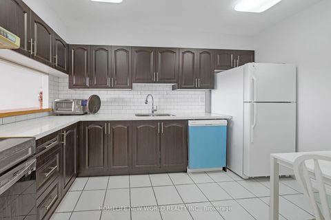Photo 4 at 1612 - 2365 Kennedy Road, Malvern West, Toronto