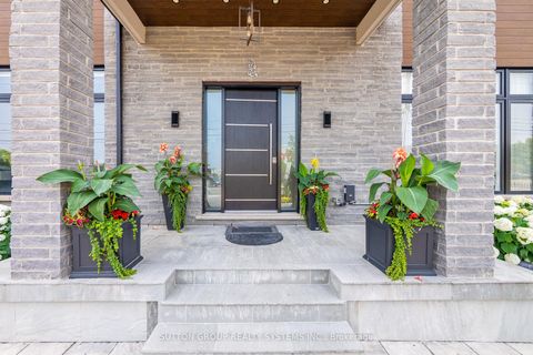 Photo 2 at 334 Third Line, WO West, Oakville